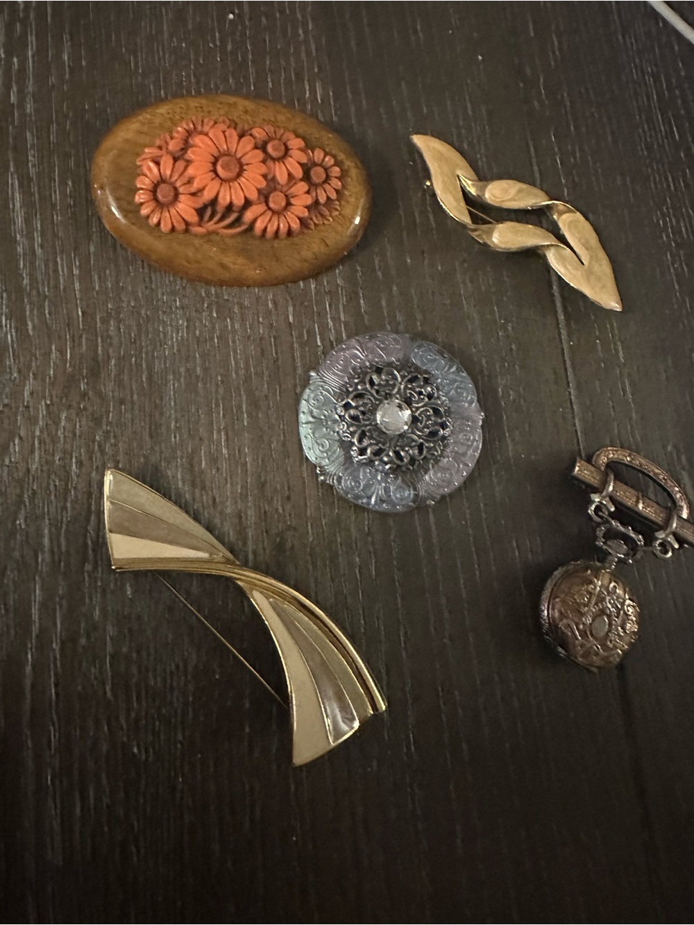 Vintage Brooches/Pins